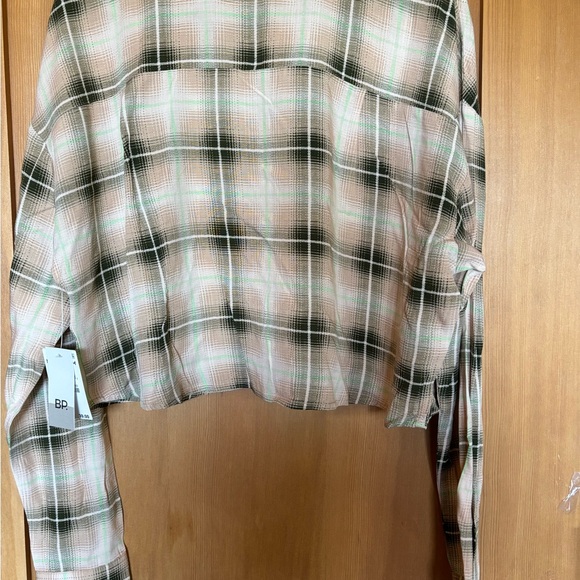 NWT BP Medium Women’s Cropped Long Sleeve Button Down Green/Ivory Plaid - Picture 6 of 10